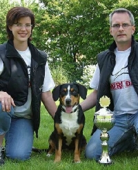 Manuela und Olaf Diestelhorst mit Dara vom Espenleu Manuela und Olaf Diestelhorst mit Dara vom Espenleu