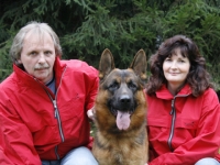 Werner & Petra Kötters mit Tyson vom Köttersbusch Werner & Petra Kötters mit Tyson vom Köttersbusch