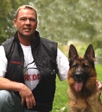 Jürgen Manser mit Yasmin vom Nieuwlandshof Jürgen Manser mit Yasmin vom Nieuwlandshof